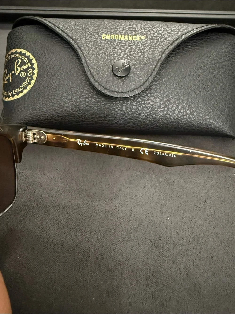 Ray-Ban Brown Gradient Lens Sunglasses with Black Case